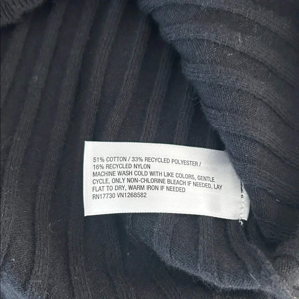 Universal Thread Black Button-Up Cropped Cardigan size medium - Picture 6 of 6